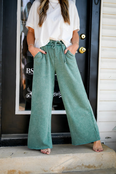 Mineral Washed in Green Pants