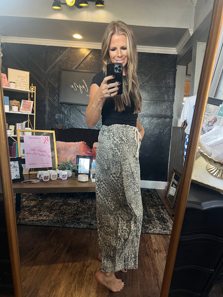 Washed Leopard Barrel Jeans