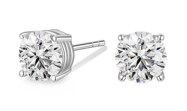 Round Diamond Studs