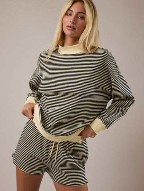 Sunday Stroll Mockneck