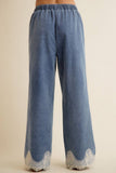 Trimmed in Lace Demin Pants