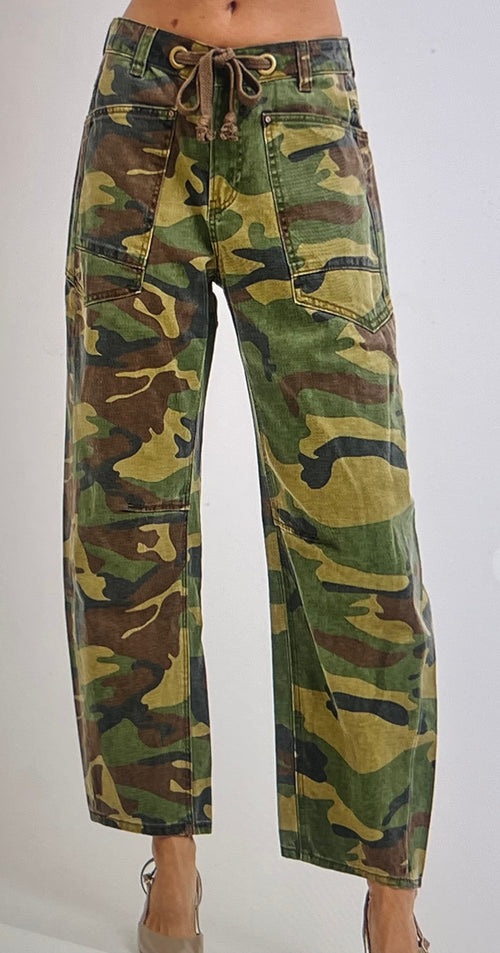 No Comparison Camo Barrel Jeans 2.0