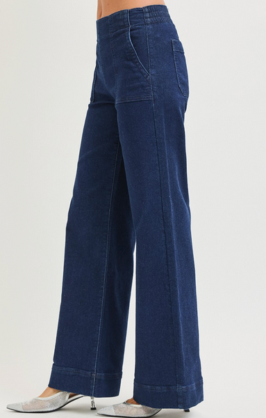Dark Mode Slip Into Comfort Jeans